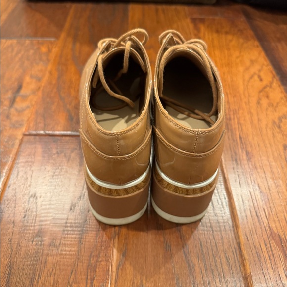 Aldo Women's Tan Platform Oxfords - Picture 2 of 5
